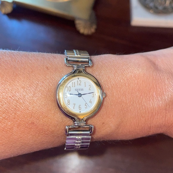 Women’s Guess Watch - Picture 4 of 12